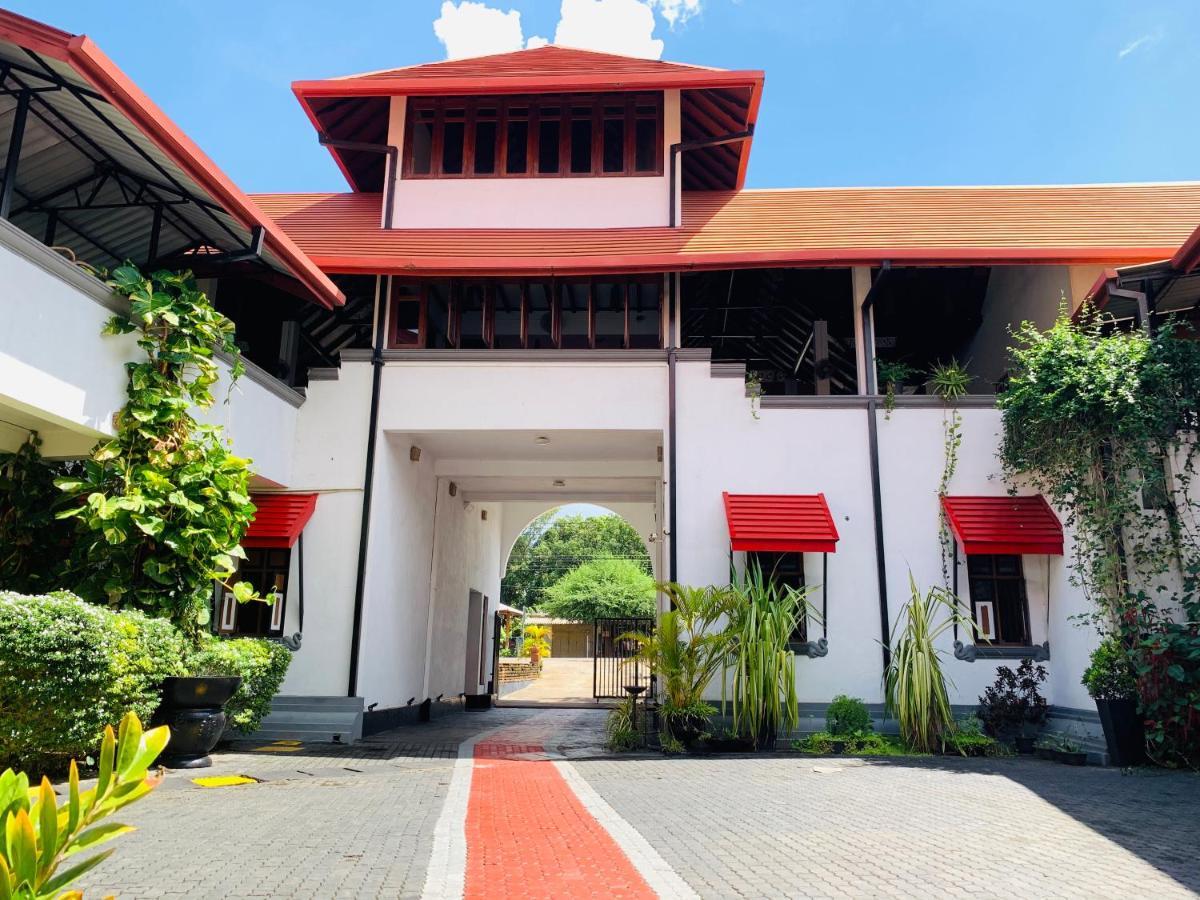The Triangle Hotel Anuradhapura Exterior foto